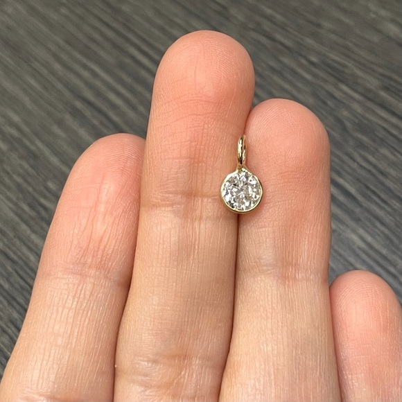 1CT Brilliant Cut Diamond Pendant in solid 14k Yellow Gold - Picture 3 of 4